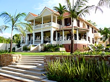 AUDACIA MANOR